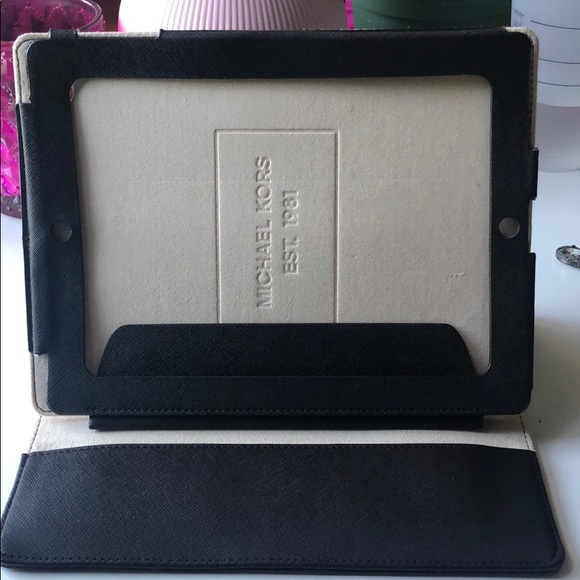 Michael Kors iPad case - Picture 5 of 11